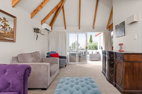 Photo of property in 121 Thompson Road, Bluff Hill, Napier, 4110