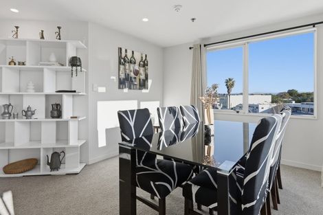 Photo of property in 1/6d Durham Street, Tauranga, 3110
