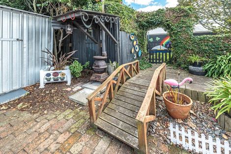 Photo of property in 102 Hinau Street, Castlecliff, Whanganui, 4501