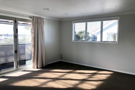 Photo of property in 11m Clearwater Cove, West Harbour, Auckland, 0618