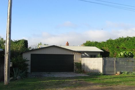 Photo of property in 3 Hemara Street, Waikanae Beach, Waikanae, 5036