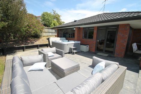 Photo of property in 16 Hogan Place, Fairfield, Dunedin, 9018