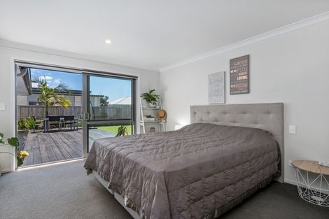 Photo of property in 5 Livingstone Drive, Papamoa Beach, Papamoa, 3118