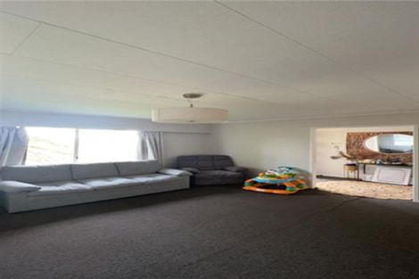 Photo of property in 4 Pahi Place, West Harbour, Auckland, 0618