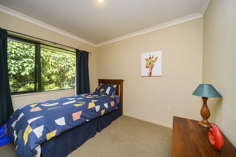 Photo of property in 53 Pacific Drive, Fitzherbert, Palmerston North, 4410