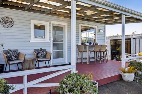 Photo of property in 2 Hurworth Road, Hurworth, New Plymouth, 4371