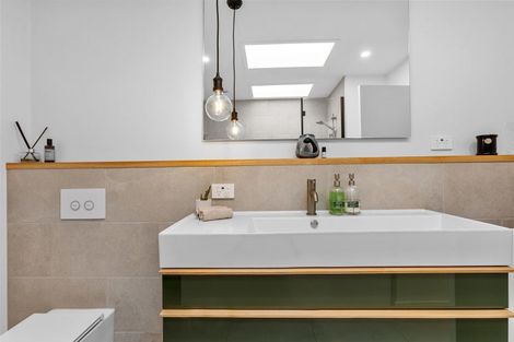 Photo of property in 9 Shalamar Drive, Cashmere, Christchurch, 8022