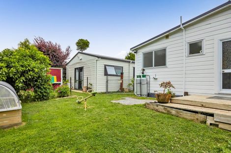 Photo of property in 20 Dudley Road Lower, Inglewood, 4386