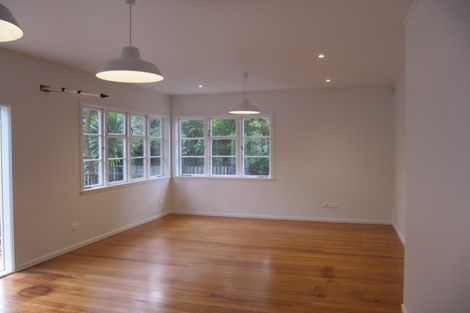 Photo of property in 245a Meola Road, Point Chevalier, Auckland, 1022