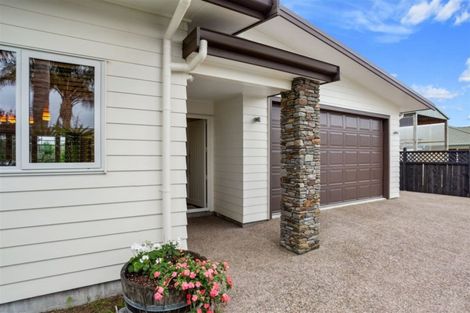 Photo of property in 17 Tudor Grove, Whitianga, 3510