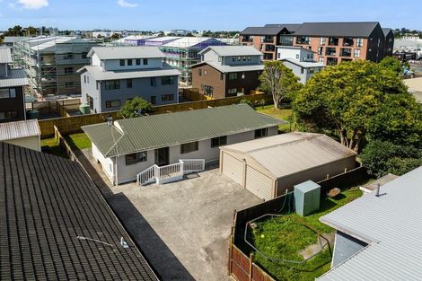 Photo of property in 11a Keeling Road, Henderson, Auckland, 0612