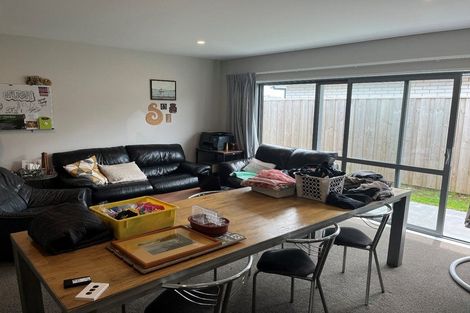 Photo of property in 17 Broadway Parade, Rolleston, 7615