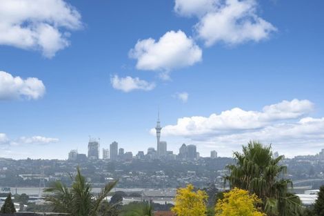 Photo of property in 1/5 Tirimoana Road, Te Atatu South, Auckland, 0602