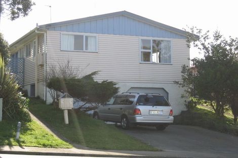Photo of property in 14a Stewart Drive, Newlands, Wellington, 6037