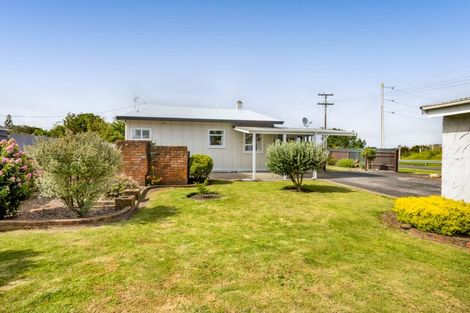 Photo of property in 124 Weraroa Road, Waverley, 4510