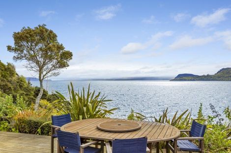 Photo of property in 26 Whakamoenga Point, Acacia Bay, Taupo, 3385