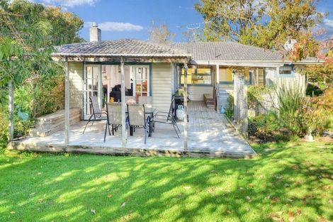 Photo of property in 8 Normanton Street, Glenfield, Auckland, 0629