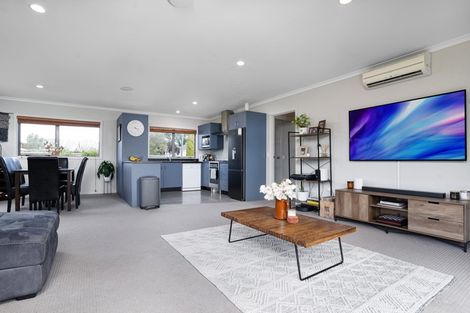 Photo of property in 1 Sackville Street, Martinborough, 5711