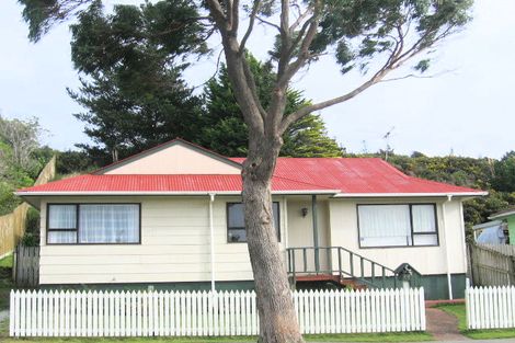 Photo of property in 28 Fenchurch Grove, Stokes Valley, Lower Hutt, 5019