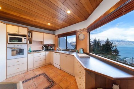 Photo of property in 1b Caples Place, Fernhill, Queenstown, 9300