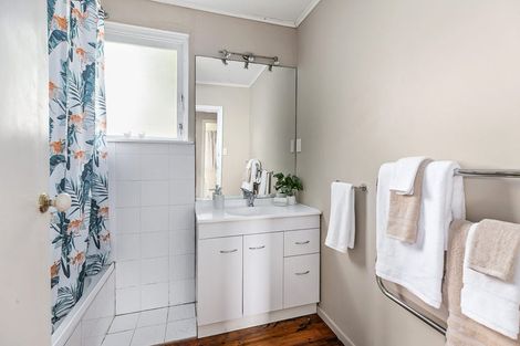 Photo of property in 8 Chester Road, Tawa, Wellington, 5028