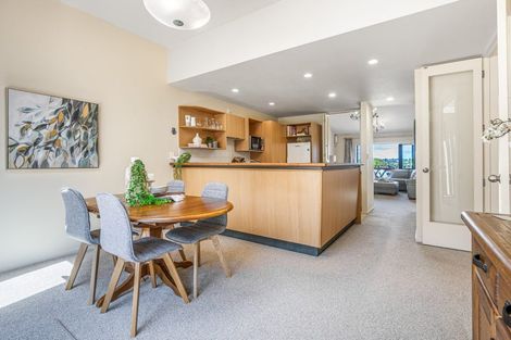 Photo of property in 9/8 Tobago Place, Sunnynook, Auckland, 0620