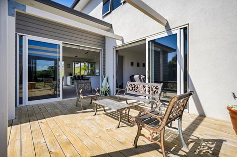 Photo of property in 5d Vardon Way, Waiwhakaiho, New Plymouth, 4312