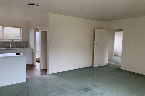 Photo of property in 1/5 Sylvan Crescent, Te Atatu South, Auckland, 0610