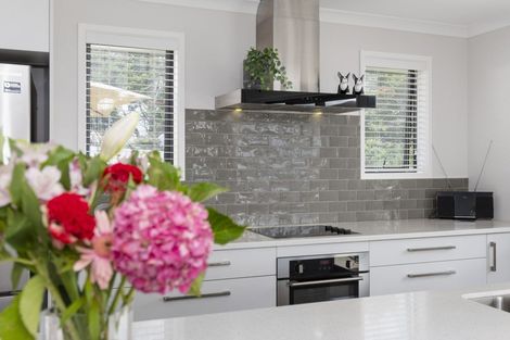 Photo of property in 24 Charlotte Drive, Omokoroa, 3114