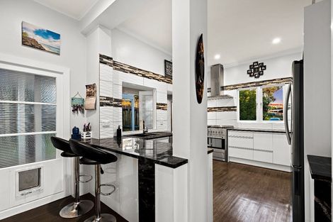 Photo of property in 1/13 Woodhouse Place, West Harbour, Auckland, 0618