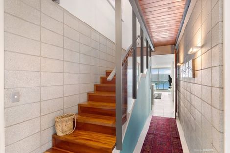 Photo of property in 21 Bendigo Grove, Newlands, Wellington, 6037