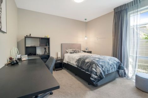 Photo of property in 12 Edgewood Place, Wanaka, 9305