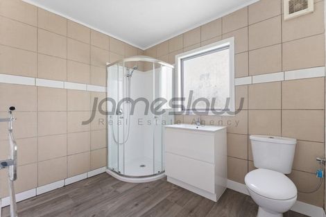 Photo of property in 44 Chippendale Crescent, Birkdale, Auckland, 0626