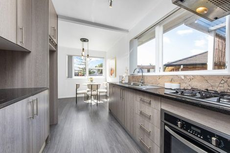 Photo of property in 12 Ashbourne Place, Glendene, Auckland, 0602