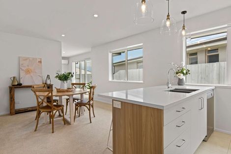 Photo of property in 8 Te Rehutai Rise, Welcome Bay, 3112