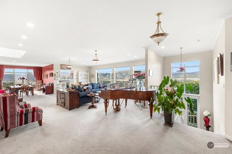 Photo of property in 11c Saint Johns Way, Normandale, Lower Hutt, 5010