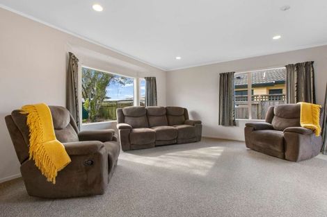 Photo of property in 5 Edgewater Grove, Whakatane, 3120