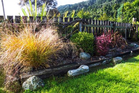 Photo of property in 74 Main Road, Harihari, 7884