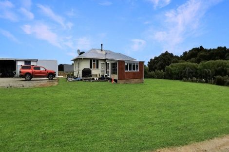 Photo of property in 323 Smith Road, Dannevirke, 4978