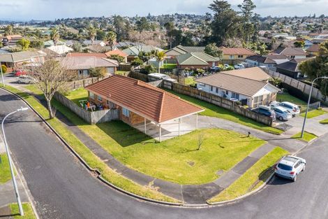 Photo of property in 1 Tullis Place, Burswood, Auckland, 2013