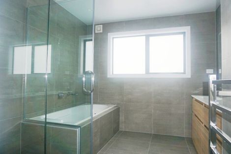 Photo of property in 1 Kea Road, Silverdale, 0932