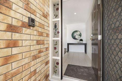 Photo of property in 15 Hillwell Drive, Henderson, Auckland, 0612