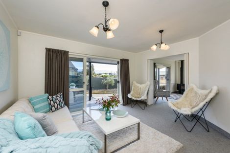 Photo of property in 32 Rutherford Drive, Waikanae Beach, Waikanae, 5036