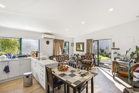 Photo of property in 6 Nandina Lane, Pukekohe, 2120