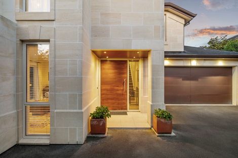 Photo of property in 101 Aikmans Road, Merivale, Christchurch, 8014