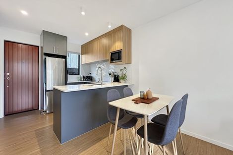 Photo of property in 4/17 Rewarewa Road, Te Atatu Peninsula, Auckland, 0610