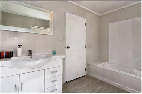 Photo of property in 60 Palomino Drive, Henderson, Auckland, 0612