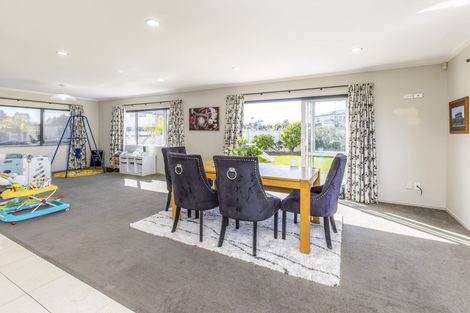 Photo of property in 11 Henriette Place, The Gardens, Auckland, 2105