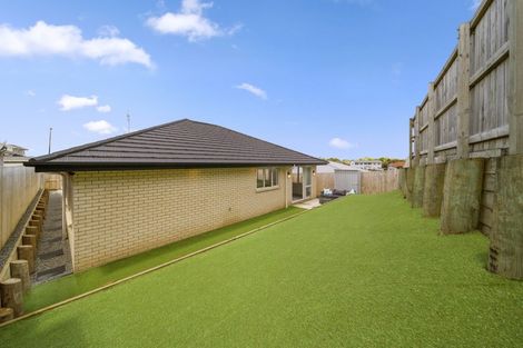 Photo of property in 12 Regis Park Drive, Pukekohe, 2120