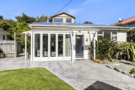 Photo of property in 21 Beach Street, Island Bay, Wellington, 6023